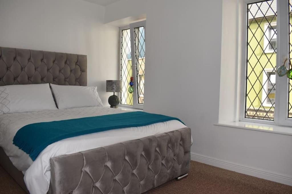 Seaside 3 Bed Killybegs Property On Main Street Екстериор снимка