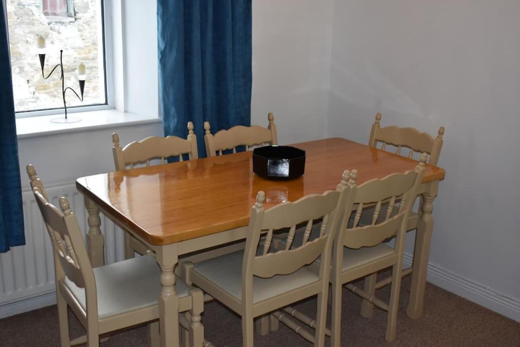 Seaside 3 Bed Killybegs Property On Main Street Екстериор снимка